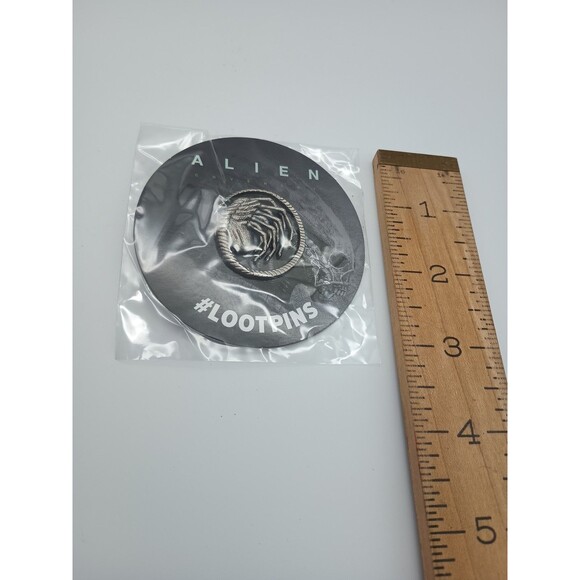 Alien Covenant Pin 2018 Xenomorph Face Hugger Loot Crate Exclusive LootPins NIP - Picture 3 of 3